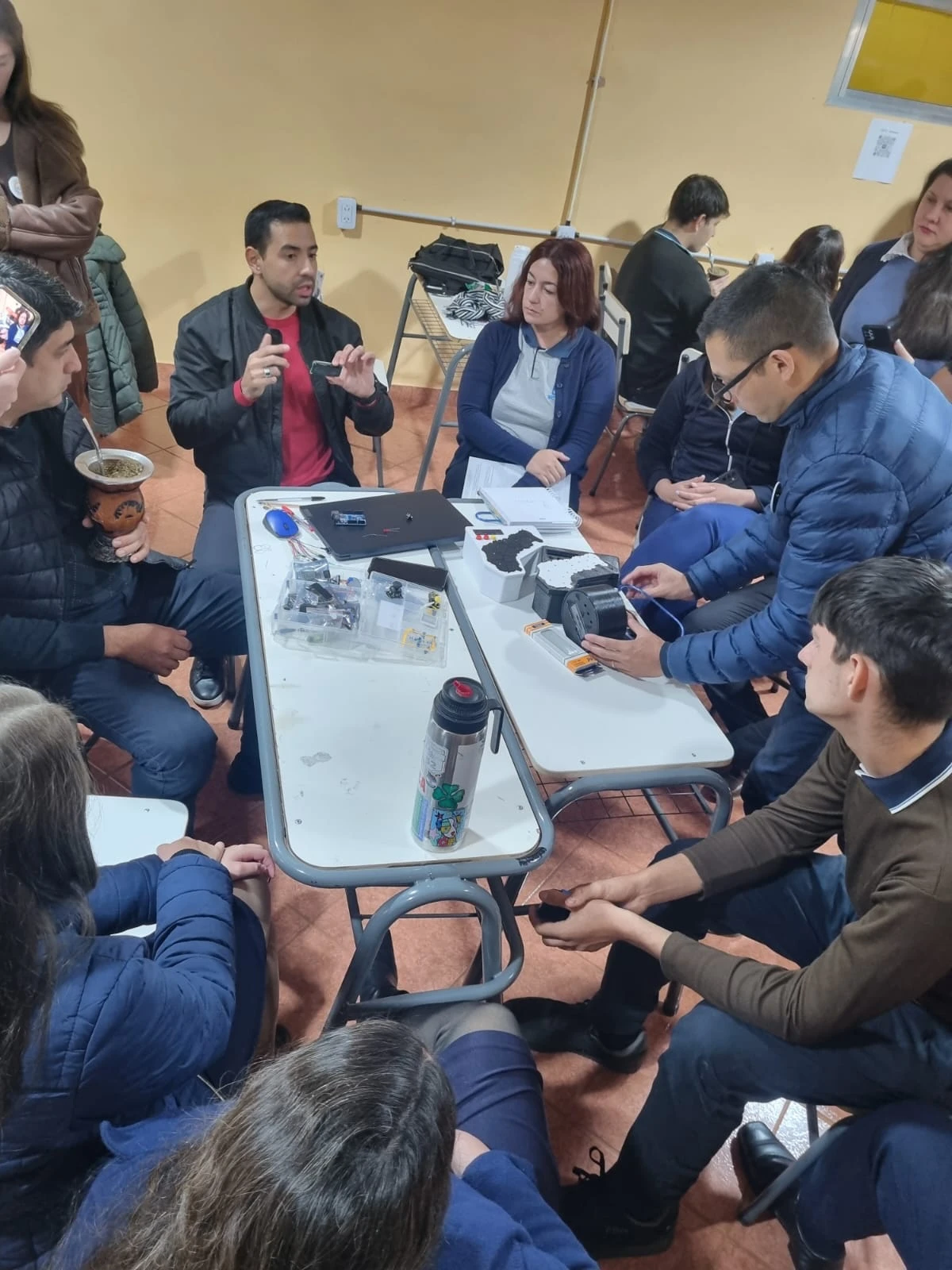 Aristóbulo del Valle Abraza la Educación del Futuro con "Smart Digital"