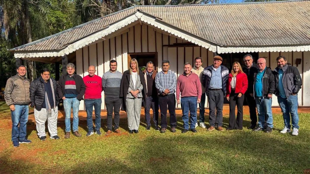 Intendentes del Sur Misionero Refuerzan Apoyo a la Gestión Provincial ante Desafíos Climáticos y Económicos