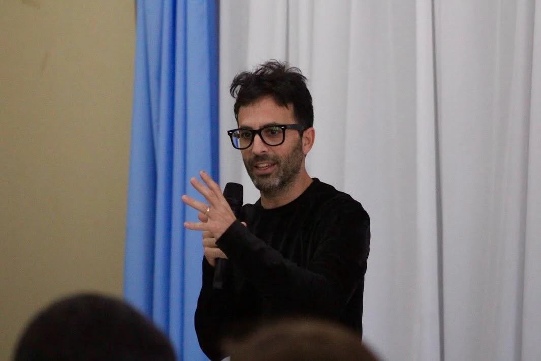 Puerto Rico Suma Herramientas contra las Adicciones: Experto Lucas Raspal Aporta Visión en Congreso Itinerante