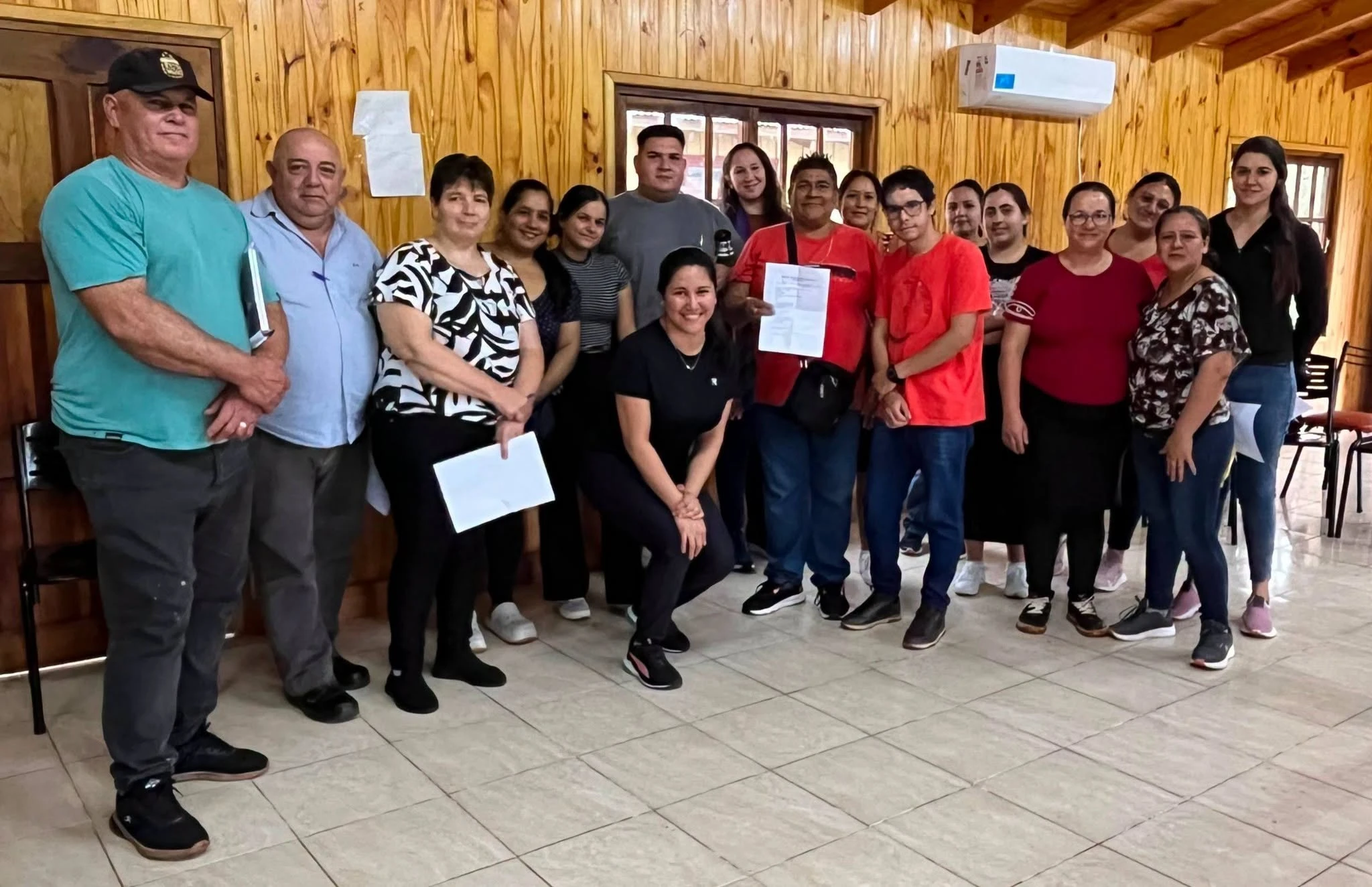 Capacitan a emprendedores en manipulación segura de alimentos para potenciar el sector