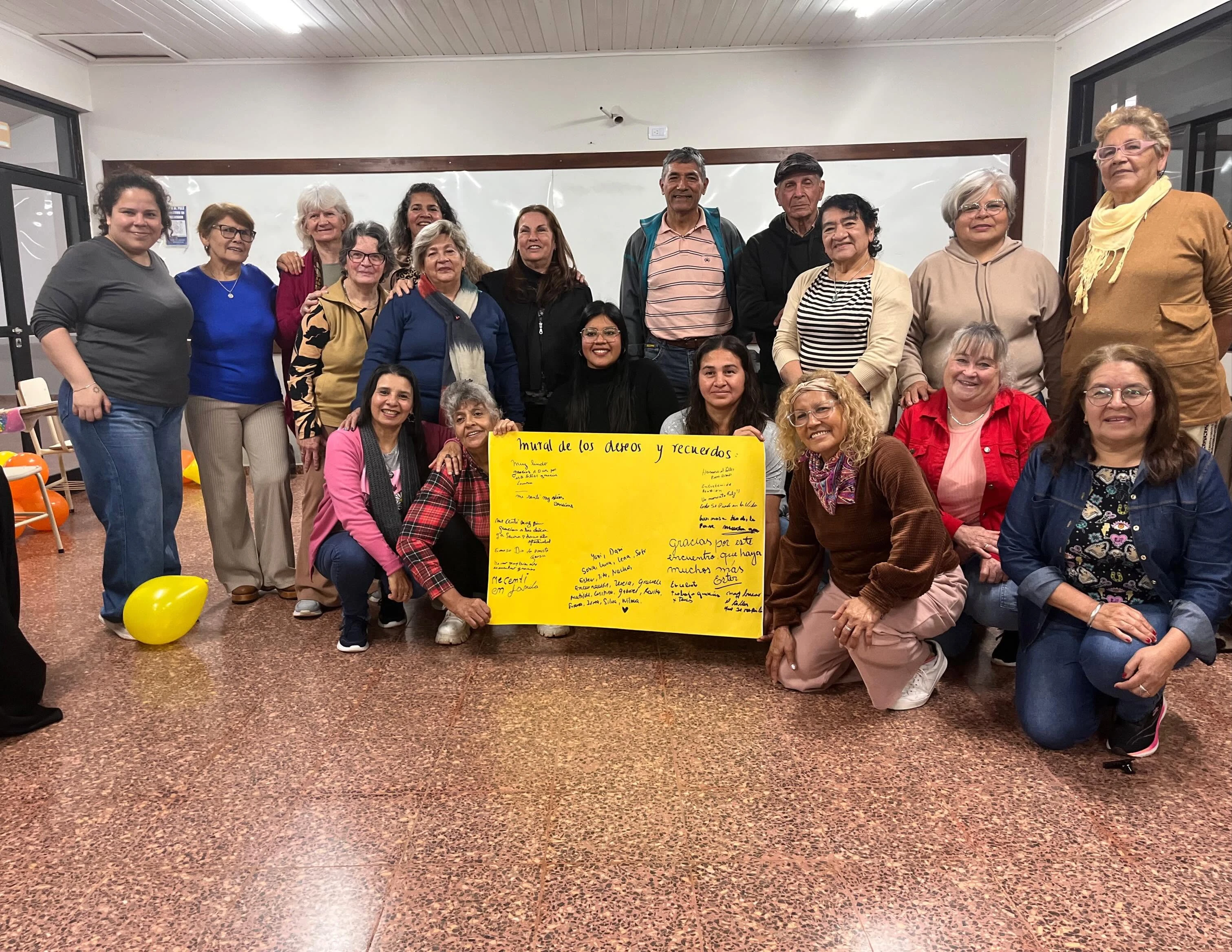 ‘Modo Amistad’: Taller Vivencial para Adultos Mayores Fortalece Vínculos en Puerto Rico