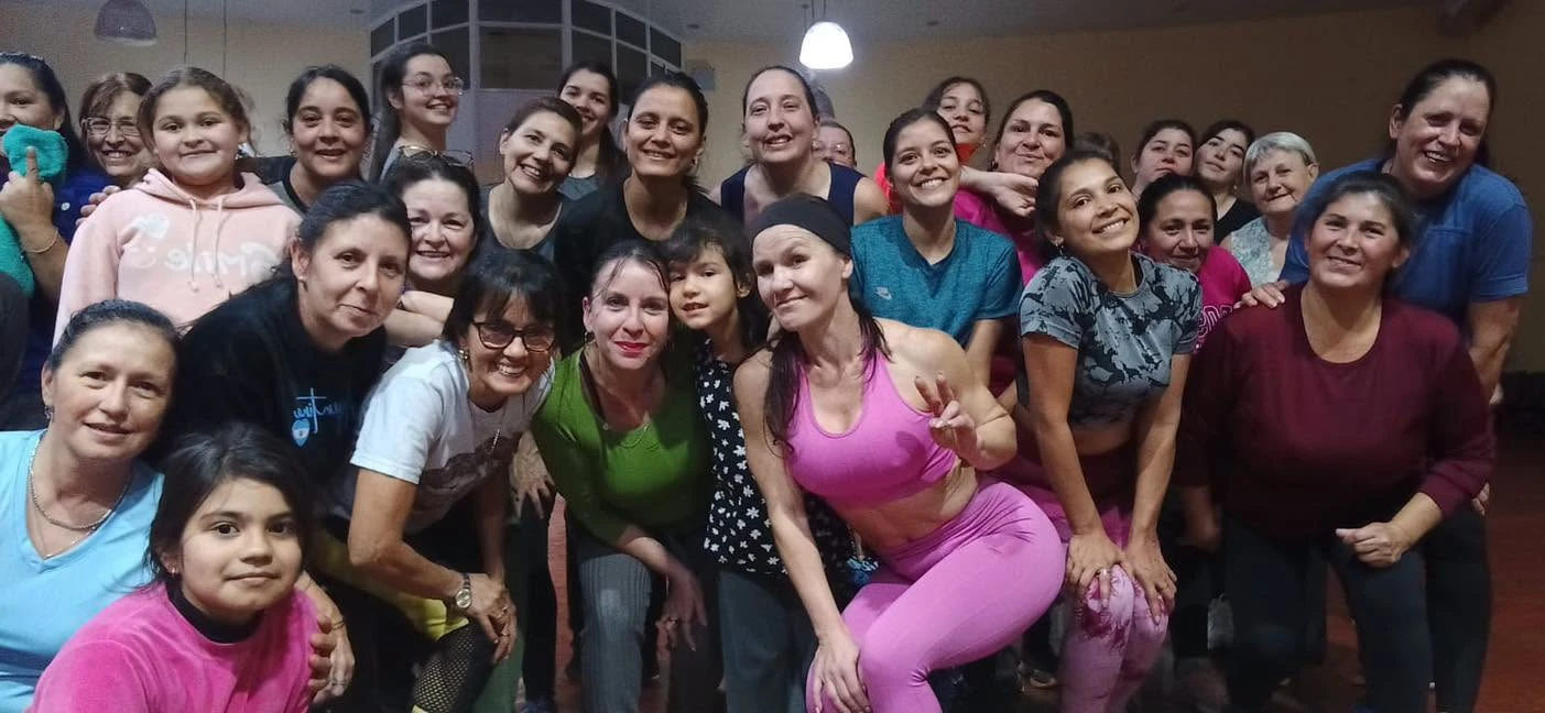 Ritmo y Salud: La Escuela Municipal de Zumba Invita a Mover el Cuerpo los Domingos