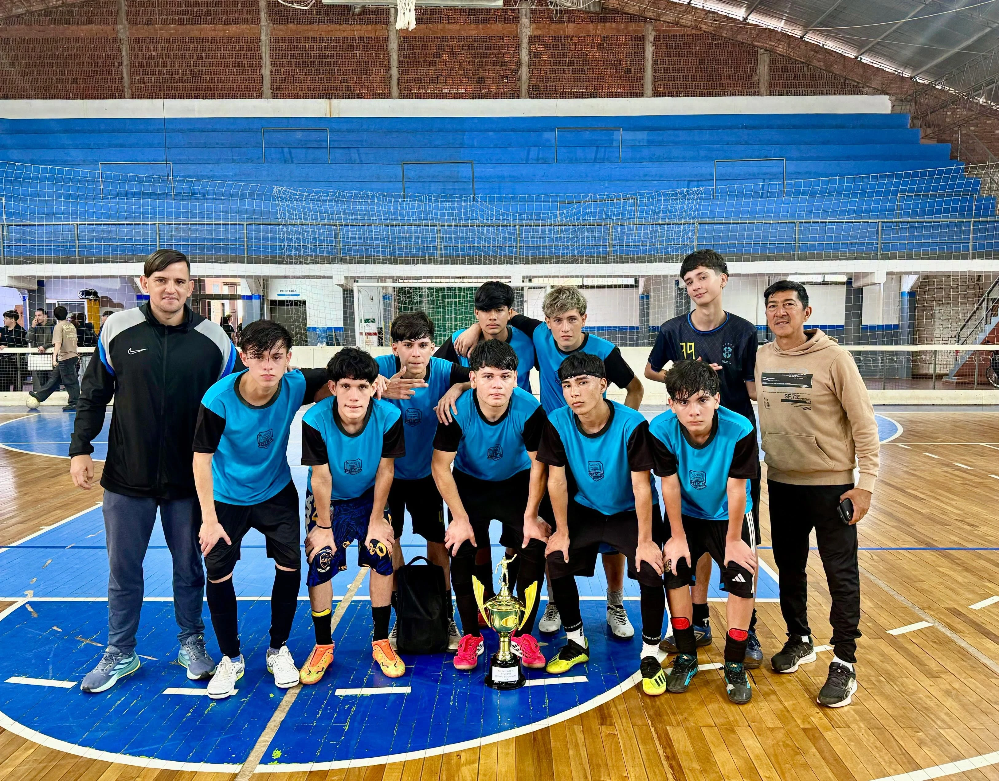 Carlos Koth felicitó a los estudiantes ganadores del Desafío Estudiantil 2026