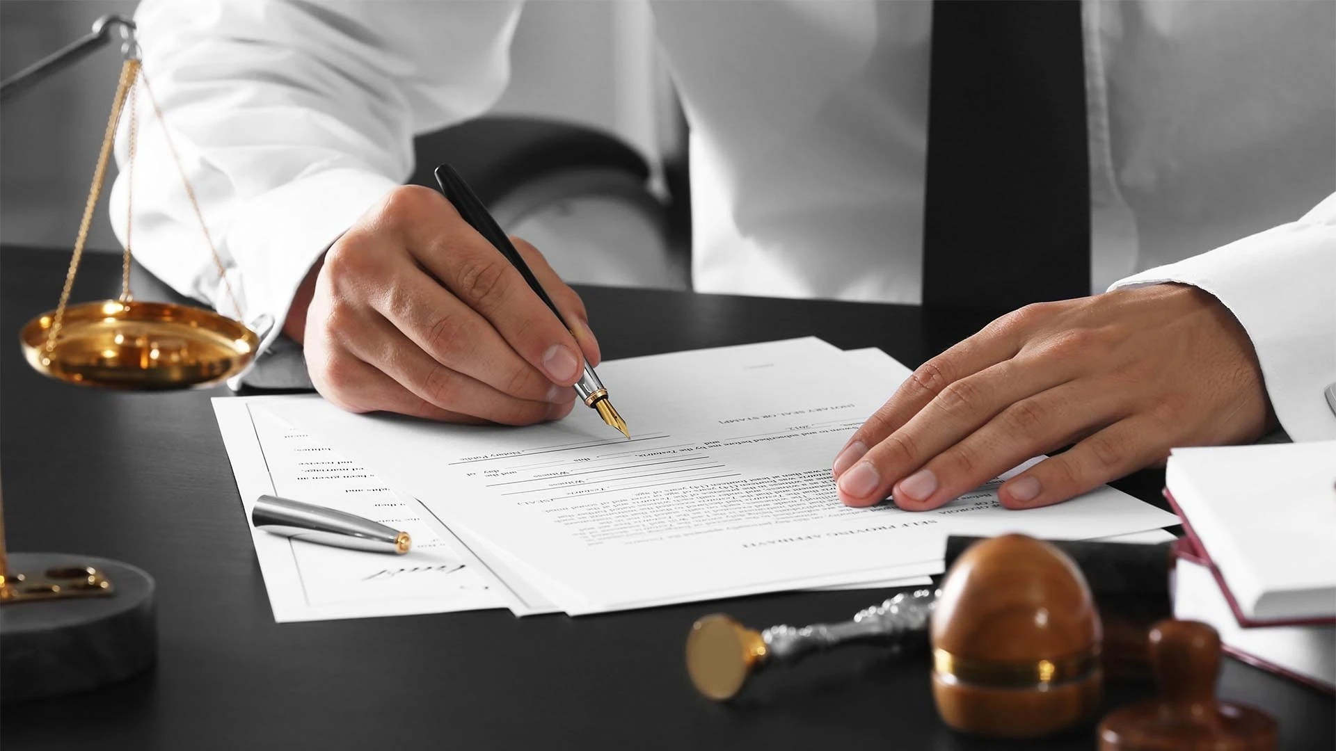 Vocación de fe pública: el Día del Escribano y la garantía de la seguridad jurídica