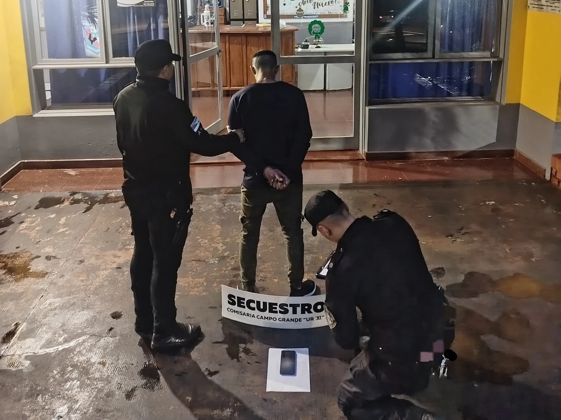 "Cequeirita" arrebató un celular en Campo Grande, lo vendió en un comercio del barrio Aeroclub y la Policía lo atrapó