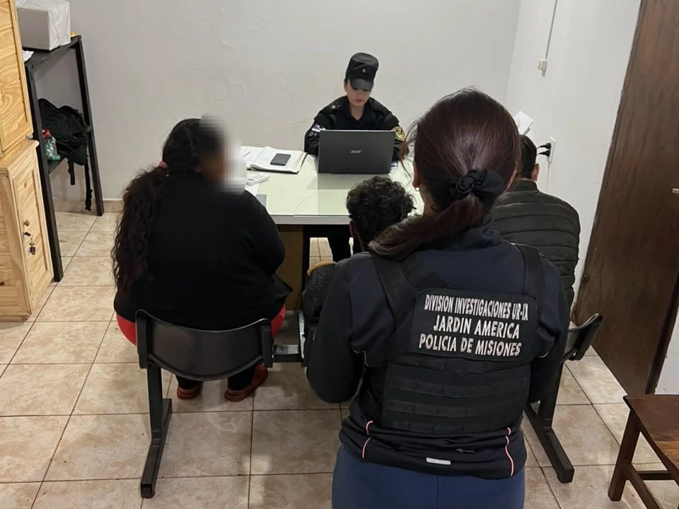 Tres adolescentes quedaron a disposición de la Justicia por el ataque y el robo a un joven en Jardín América