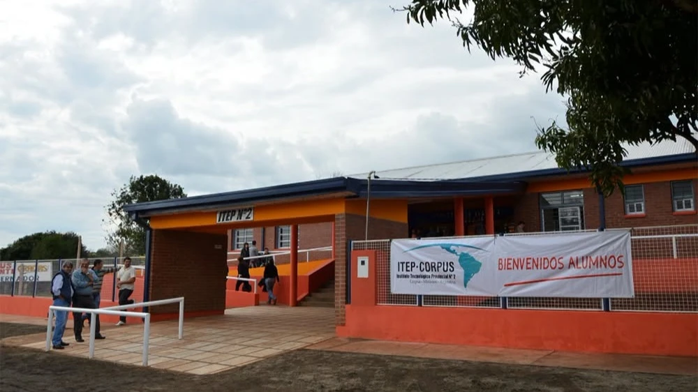 El ITEP N.º 2 de Corpus recibe a estudiantes de Brasil en una misión binacional de intercambio educativo