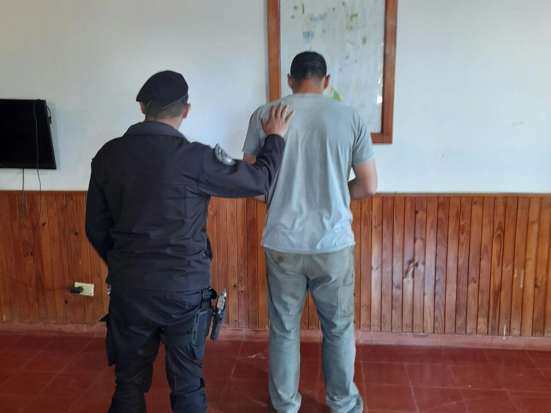 Amenazaba a su esposa con armas de fuego y terminó detenido en Dos de Mayo