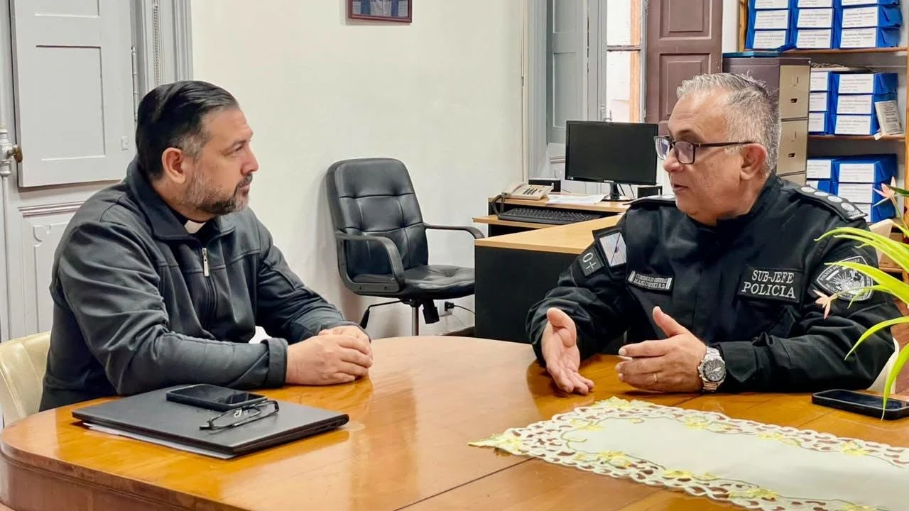 El Niño: la Policía de Misiones articula con la Iglesia católica y las iglesias evangélicas espacios para alojar familias ante posibles evacuaciones