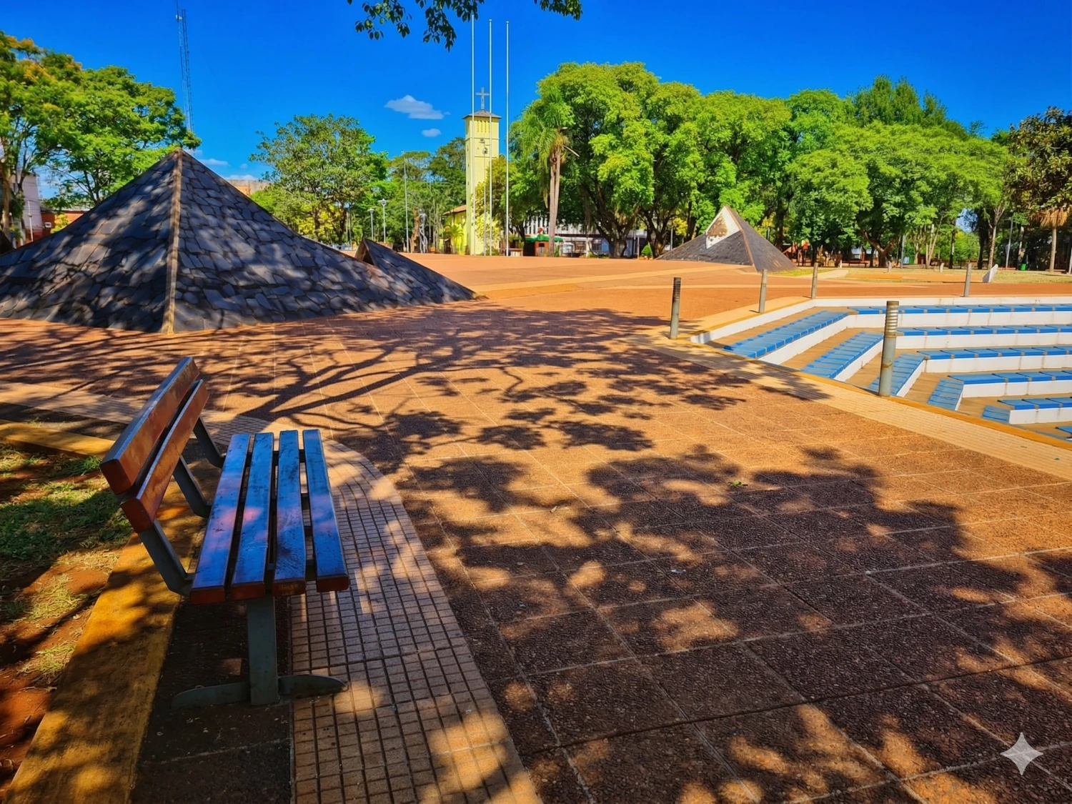 Logo de Plaza Colón